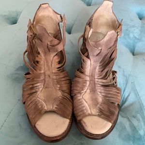 Free Bird Brown Heeled Sandals Size 9